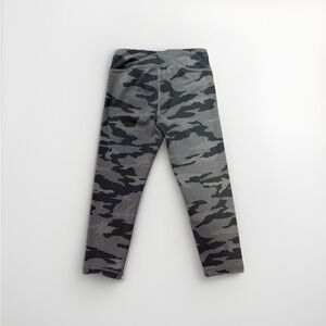 Athleta Girls Chit Chat Capri Gray Camouflage Leggings Size 8-10 M Activewear